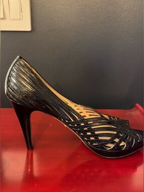 Prada Black Patent Leather Strappy Peep-Toe Heels Made in Italy Size EU 40